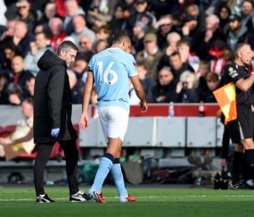 爱游戏体育网址-曼城训练开放日，关键时刻再遭质疑引欢呼，CBA常规赛在即，轮换策略成焦点的简单介绍