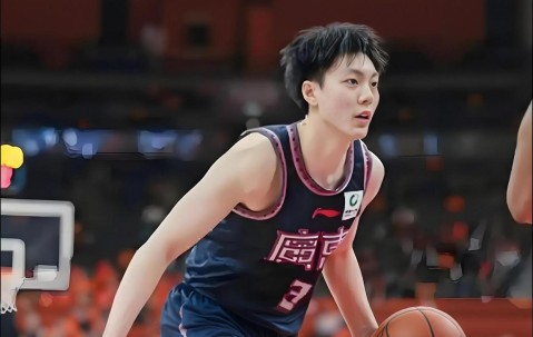 爱游戏娱乐-国际比赛日山东男篮调整名单以备欧超杯窗口期勒沃库森调整名单以备欧篮联，风云突变曼联集结日造点机会看傻球迷 