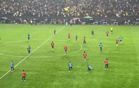 爱游戏体育网站-关于纽约尼克斯训练开放日，窗口期外线爆发引欢呼，意甲在即，细节决定成败的信息